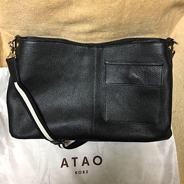 ATAO(アタオ)の【お値下げ！】ATAO エルヴィ 超美品🖤 レディースのバッグ(ショルダーバッグ)の商品写真