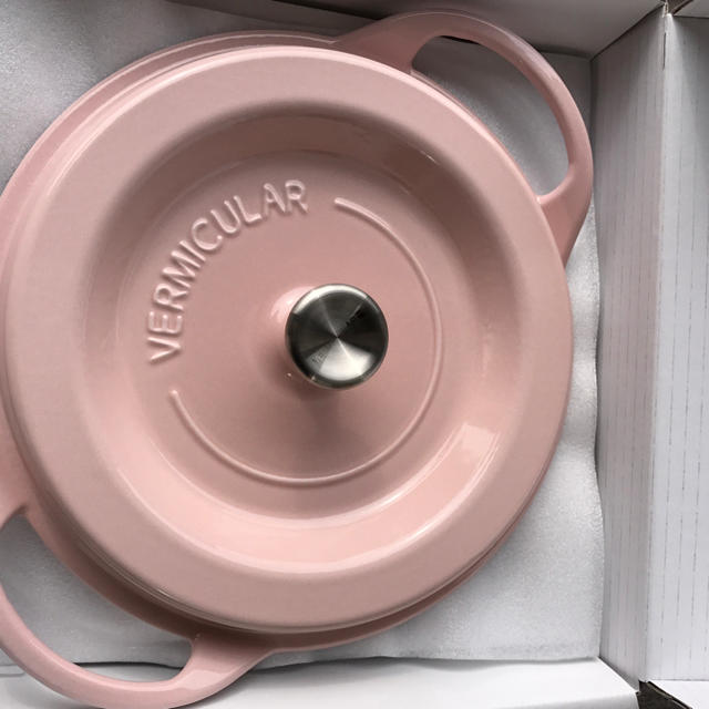バーミキュラ オーブンポットラウンド 22cm パールピンク [定休日以外