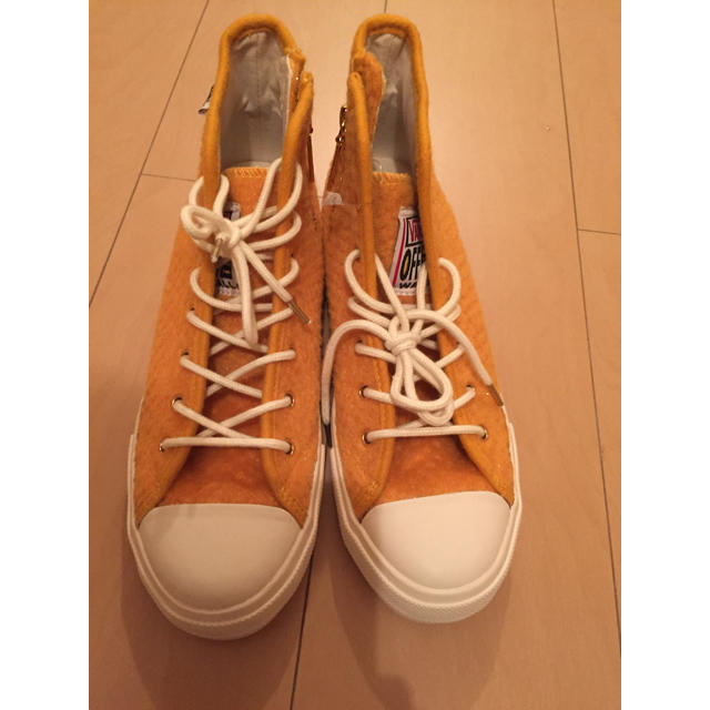 CONVERSE(コンバース)のちぃ様 専用 新品converse  yellow   インソール 24   レディースの靴/シューズ(スニーカー)の商品写真