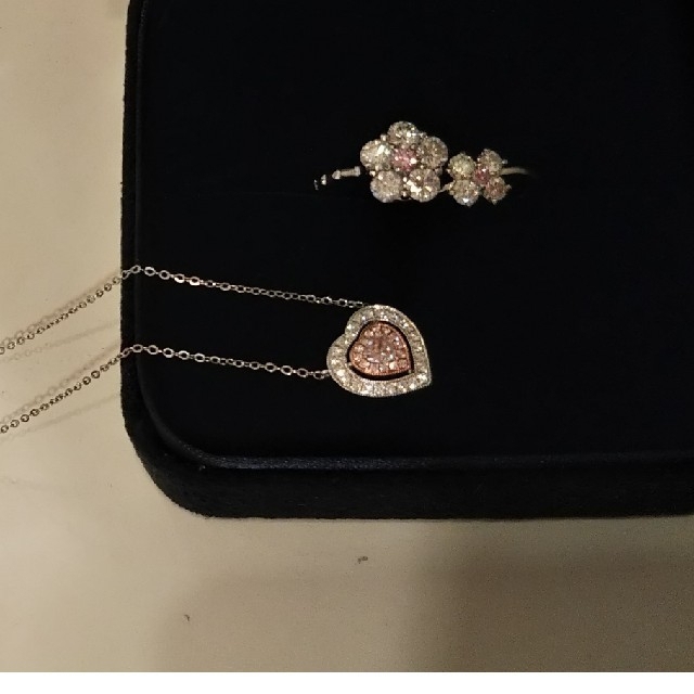 贅沢品 FOXEY - jack様お取り置きになります☆新品未使用☆天然ピンク 贅沢品 FOXEY - jack様お取り置きになります☆新品未使用☆天然ピンク