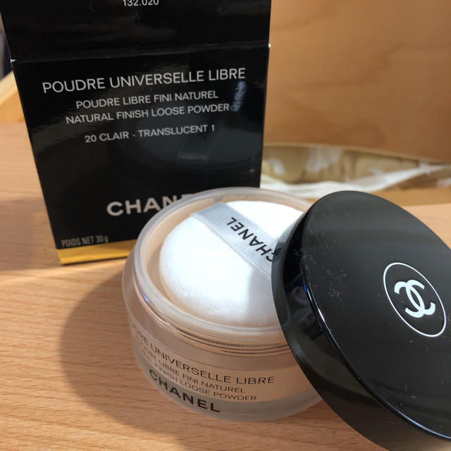 CHANEL プードゥルユニヴェルセルリーブル20クレール（フェイスパウダー）