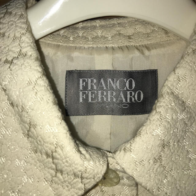 FRANCO FERRARO(フランコフェラーロ)のFRANCO FERRARO スーツ 白 サイズ1美品 レディースのフォーマル/ドレス(スーツ)の商品写真