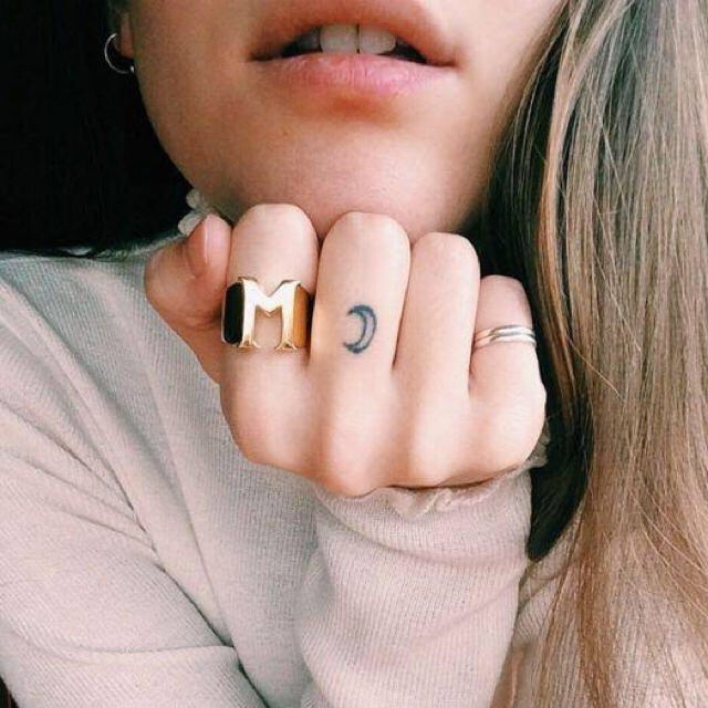 Chloe(クロエ)のChloeイニシャルリング M レディースのアクセサリー(リング(指輪))の商品写真