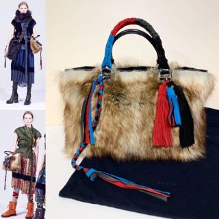 サカイ(sacai)のsacai サカイ 2018aw ファーバッグ トートバッグ(トートバッグ)