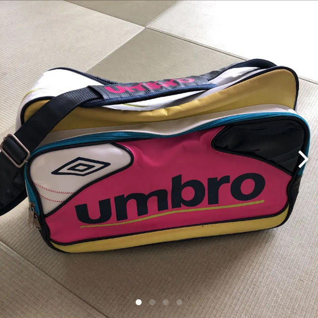 UMBRO(アンブロ)のエナメルバッグ アンブロ 大容量 サッカー スポーツ/アウトドアのサッカー/フットサル(その他)の商品写真