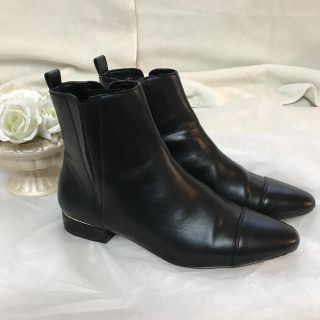 ザラ(ZARA)の♡Zara ショートブーツ黒♡(ブーツ)