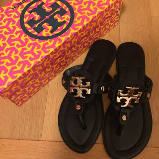 トリーバーチ(Tory Burch)のTORY BURCH ロゴサンダル(サンダル)