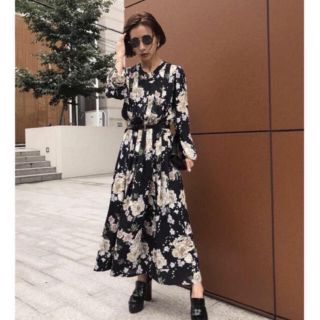 アメリヴィンテージ(Ameri VINTAGE)のamerivintage BLOSSOM PLEATS DRESS(ロングワンピース/マキシワンピース)