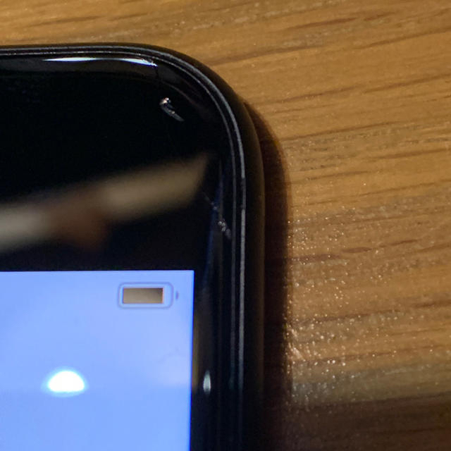 Apple(アップル)の iPhone7 ジャンク 128GB au ブラック スマホ/家電/カメラのスマートフォン/携帯電話(スマートフォン本体)の商品写真