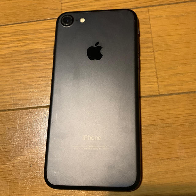 Apple(アップル)の iPhone7 ジャンク 128GB au ブラック スマホ/家電/カメラのスマートフォン/携帯電話(スマートフォン本体)の商品写真