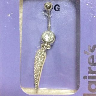 クレアーズ(claire's)の新品★フェザーモチーフへそピ14G(ピアス)