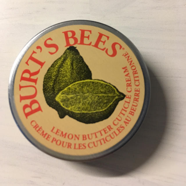 BURT'S BEES(バーツビーズ)のBURT'S BEES ハンドクリーム新品とリップバーム深雪さま、専用です コスメ/美容のスキンケア/基礎化粧品(リップケア/リップクリーム)の商品写真