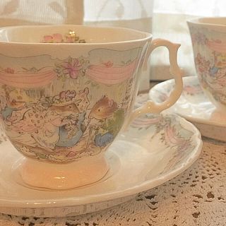 ロイヤルドルトン(Royal Doulton)のロイヤル ドルトン ティーカップ 2客セット(グラス/カップ)