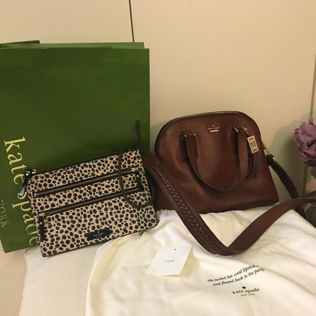 ショルダーバッグKATE SPADE 、pouch おまけと、バッグブラシ付き美品????