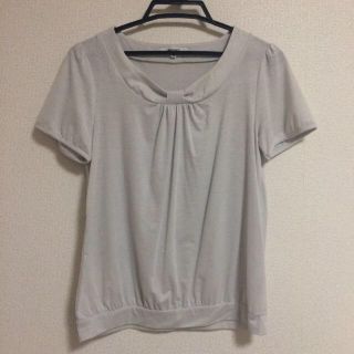 ナチュラルビューティーベーシック(NATURAL BEAUTY BASIC)のグレーシャツ(Tシャツ(半袖/袖なし))