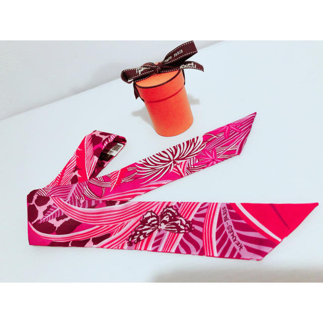 新作★ ピンク ツイリー Jaguar Quetzal エルメス 蝶 レオパード バンダナ/スカーフ