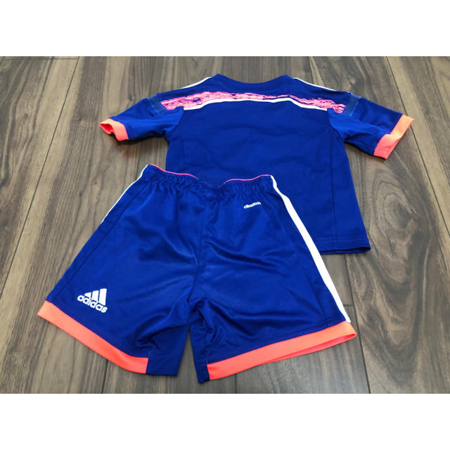 adidas(アディダス)の【美品】サッカー日本代表ユニフォーム  キッズ100cm スポーツ/アウトドアのサッカー/フットサル(ウェア)の商品写真