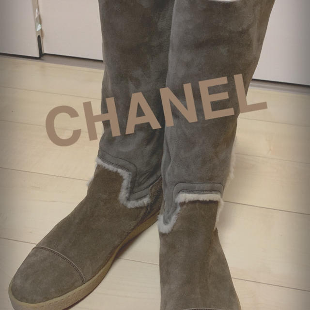 CHANEL(シャネル)のCHANEL  シャネル  ブーツ  期間限定値下げ レディースの靴/シューズ(ブーツ)の商品写真