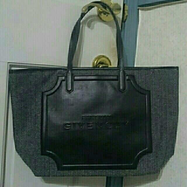 GIVENCHY(ジバンシィ)のm©さま専用  ツイードトートバッグ レディースのバッグ(トートバッグ)の商品写真