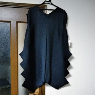 イッセイミヤケ(ISSEY MIYAKE)のワンピース(ひざ丈ワンピース)