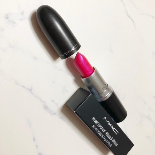 MAC(マック)のMAC/マック FROST LIPSTICK ピンクユーシンク? 箱付き 美品 コスメ/美容のベースメイク/化粧品(口紅)の商品写真