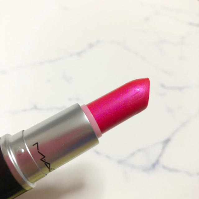 MAC(マック)のMAC/マック FROST LIPSTICK ピンクユーシンク? 箱付き 美品 コスメ/美容のベースメイク/化粧品(口紅)の商品写真