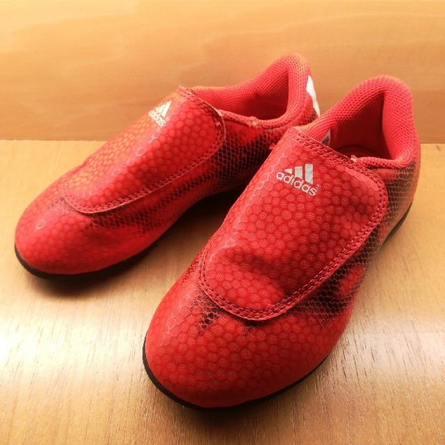 adidas(アディダス)の値下げ　アディダス　サッカーシューズ スポーツ/アウトドアのサッカー/フットサル(シューズ)の商品写真