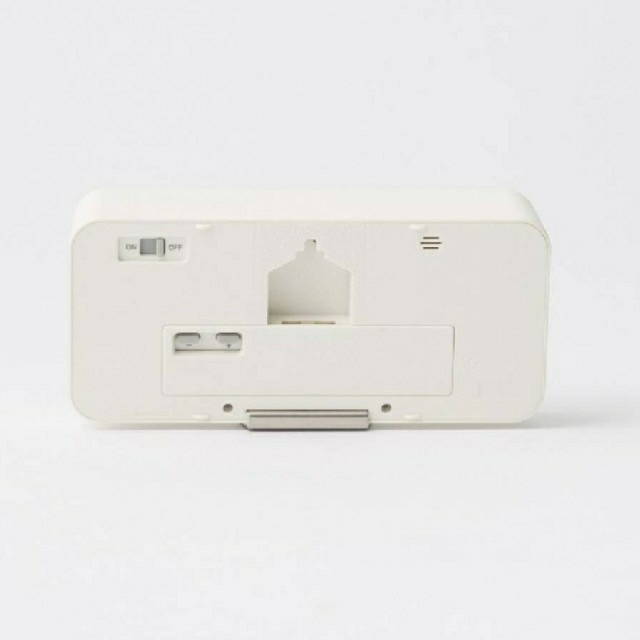 MUJI (無印良品)(ムジルシリョウヒン)の■新品未開封■ 無印良品デジタル時計・中 掛置時計／ホワイト インテリア/住まい/日用品のインテリア小物(置時計)の商品写真