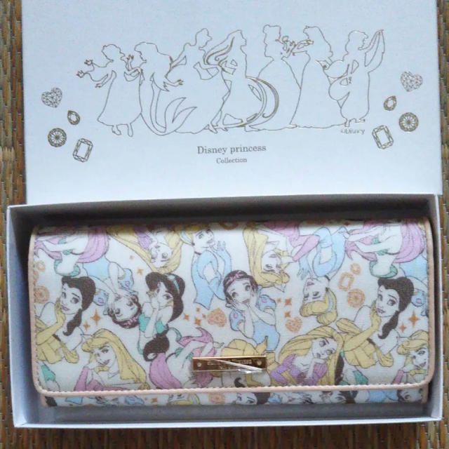 サマンサタバサプチチョイス ディズニー プリンセス ラウンドファスナー長財布 レディースのファッション小物(財布)の商品写真