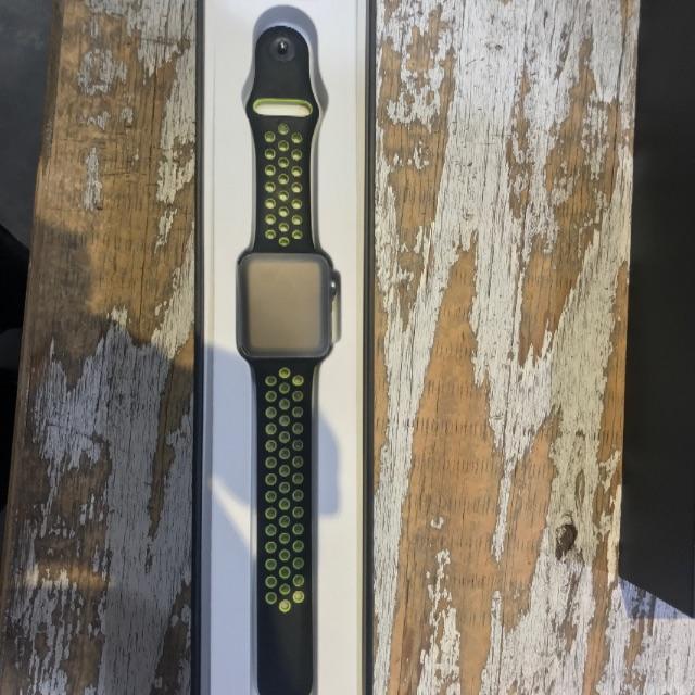Apple Watch(アップルウォッチ)の Applewatch series2 Nike+ 42ミリ  スマホ/家電/カメラのスマートフォン/携帯電話(スマートフォン本体)の商品写真