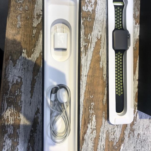 Apple Watch(アップルウォッチ)の Applewatch series2 Nike+ 42ミリ  スマホ/家電/カメラのスマートフォン/携帯電話(スマートフォン本体)の商品写真