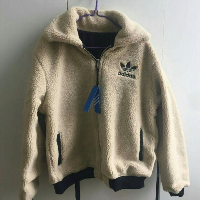 adidas リバーシブルパーカー