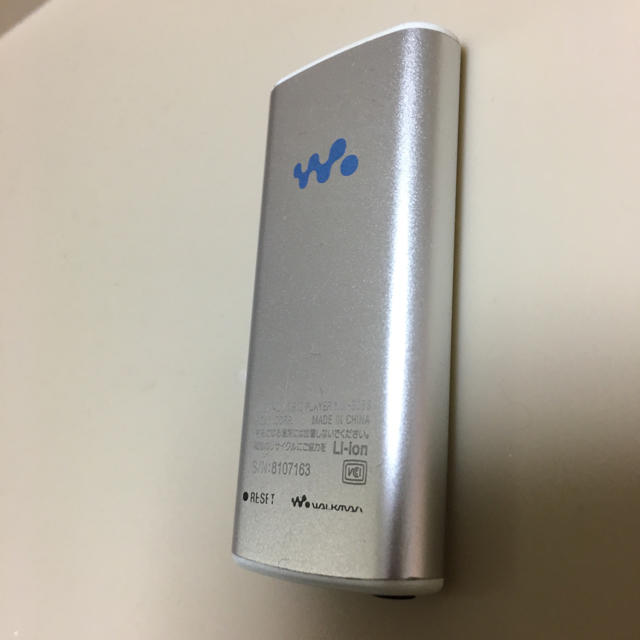 WALKMAN(ウォークマン)のSONY ウォークマン NW-E053 スマホ/家電/カメラのオーディオ機器(ポータブルプレーヤー)の商品写真