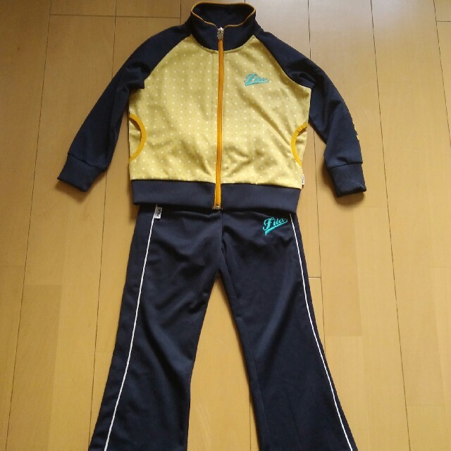 FILA(フィラ)のFILA　ジャージ上下セット　120㎝ キッズ/ベビー/マタニティのキッズ服女の子用(90cm~)(その他)の商品写真