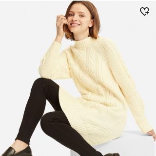 ユニクロ(UNIQLO)のケーブルニットワンピース オフホワイト(ひざ丈ワンピース)