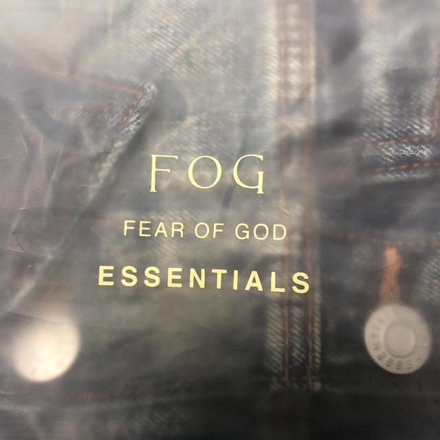 FEAR OF GOD(フィアオブゴッド)のfog Essentials Denim Trucker Jacket メンズのジャケット/アウター(Gジャン/デニムジャケット)の商品写真