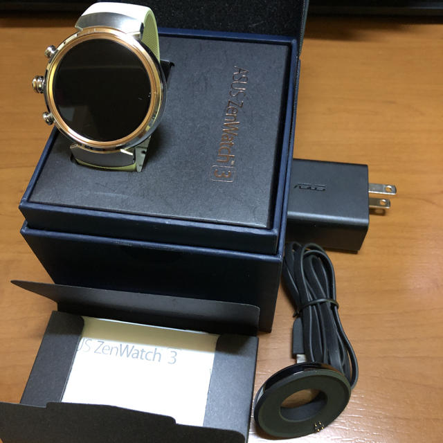 ASUS(エイスース)のASUS ZenWatch 3 メンズの時計(腕時計(デジタル))の商品写真