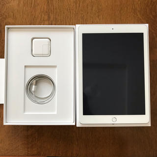 アイパッド(iPad)のApple ipad 第5世代(2017) シルバー 32GB wifiモデル(タブレット)
