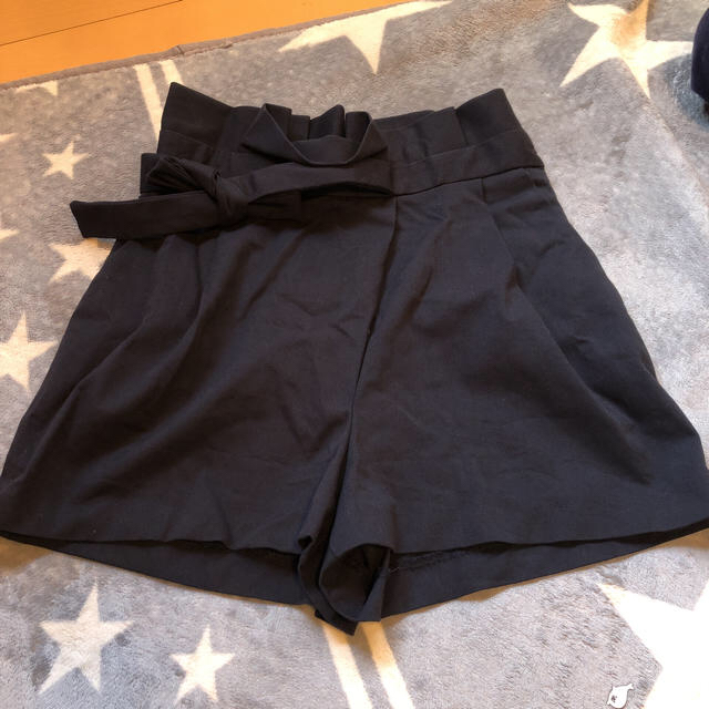 ZARA(ザラ)のハイウエストショートパンツZARA xsサイズ レディースのパンツ(ショートパンツ)の商品写真