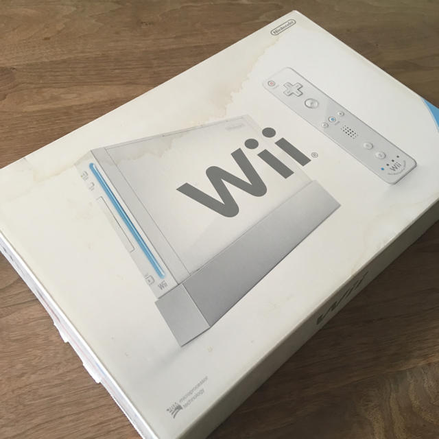 Wii(ウィー)のWii 本体 エンタメ/ホビーのゲームソフト/ゲーム機本体(家庭用ゲーム機本体)の商品写真