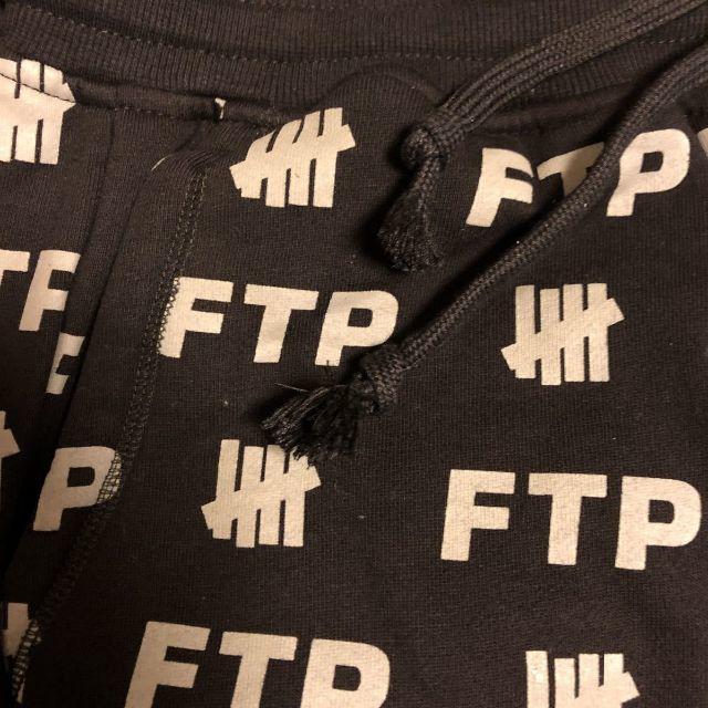 UNDEFEATED(アンディフィーテッド)のFTP UNDEFEATED ALL OVER SWEATPANT XL 最安値 メンズのパンツ(その他)の商品写真