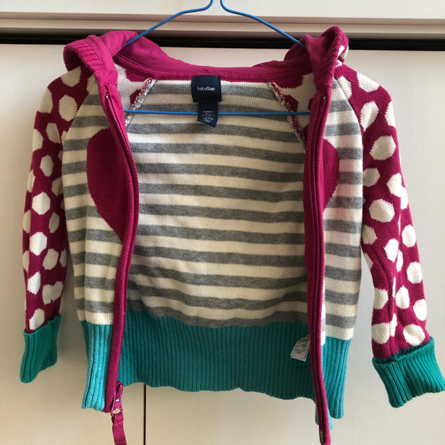 babyGAP(ベビーギャップ)のbaby GAP 女児 ニットパーカー キッズ/ベビー/マタニティのキッズ服女の子用(90cm~)(ジャケット/上着)の商品写真