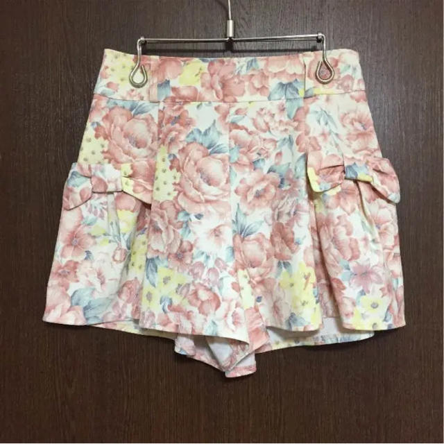 PRIME PATTERN(プライムパターン)の【美品】Prime pattern♡花柄キュロット レディースのパンツ(キュロット)の商品写真