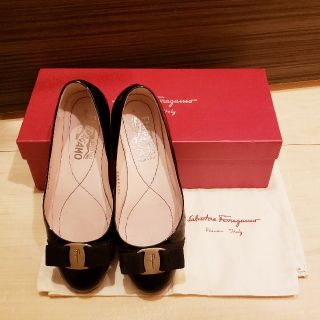 サルヴァトーレフェラガモ(Salvatore Ferragamo)のフェラガモ ヴァリナ☆ フラットバレエシューズ 5C(バレエシューズ)