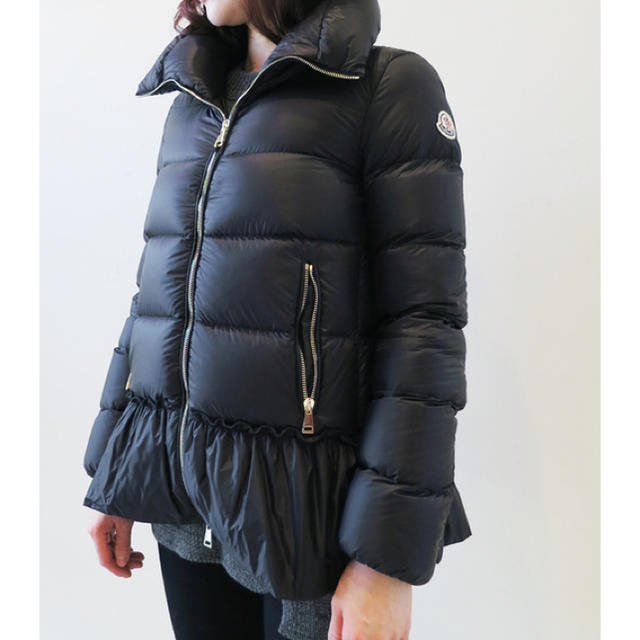 MONCLER(モンクレール)のtaxas様専用 moncler anet モンクレール 黒 サイズ1 美品  レディースのジャケット/アウター(ダウンジャケット)の商品写真