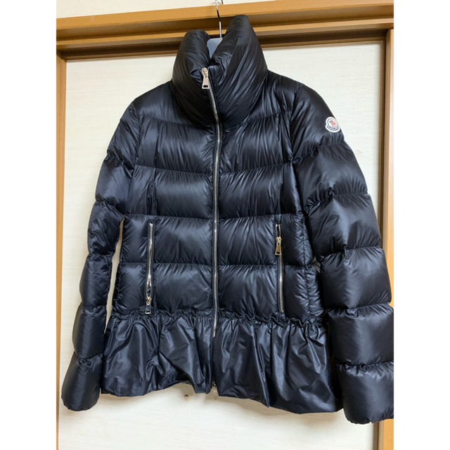 MONCLER(モンクレール)のtaxas様専用 moncler anet モンクレール 黒 サイズ1 美品  レディースのジャケット/アウター(ダウンジャケット)の商品写真