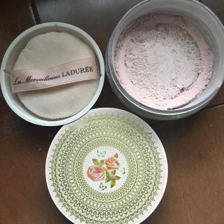 レメルヴェイユーズラデュレ(Les Merveilleuses LADUREE)のレ・メルヴェイユーズ ラデュレ♡新色♡イルミネイティング フェイス パウダー(フェイスパウダー)