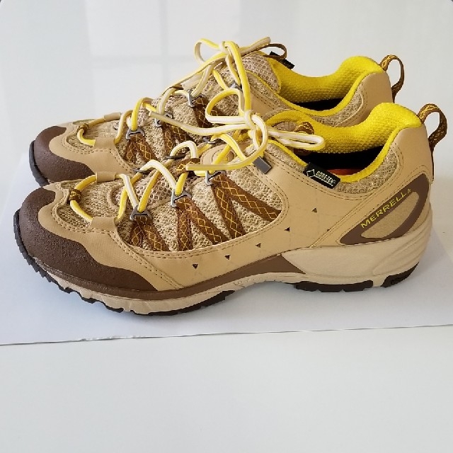 MERRELL(メレル)の【新品】GORETEXメレル Merrell トレッキング 23.5cm レディースの靴/シューズ(スニーカー)の商品写真