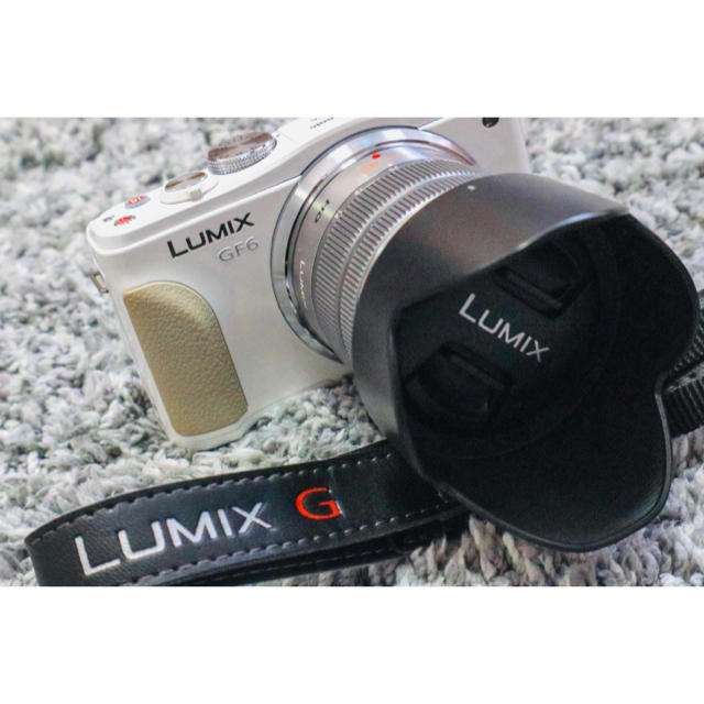 【本日のみ！】Panasonic LUMIX DMC-GF6Wカメラ