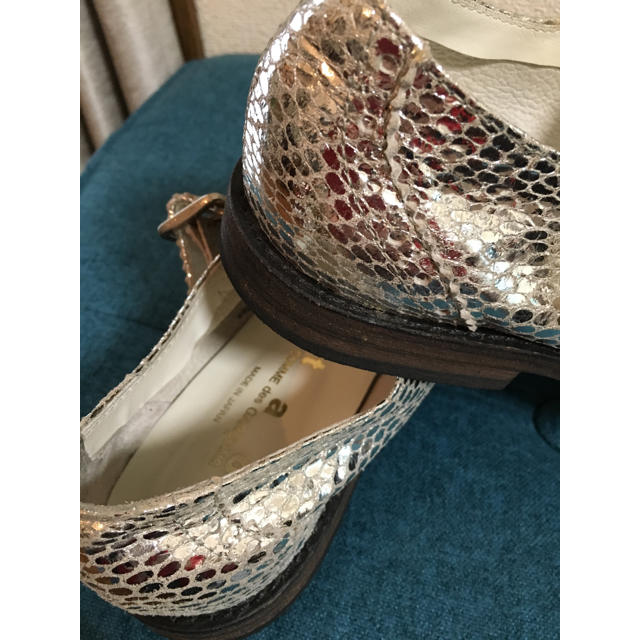 COMME des GARCONS(コムデギャルソン)のタオ コムデギャルソンの シルバー靴❣️ レディースの靴/シューズ(ローファー/革靴)の商品写真
